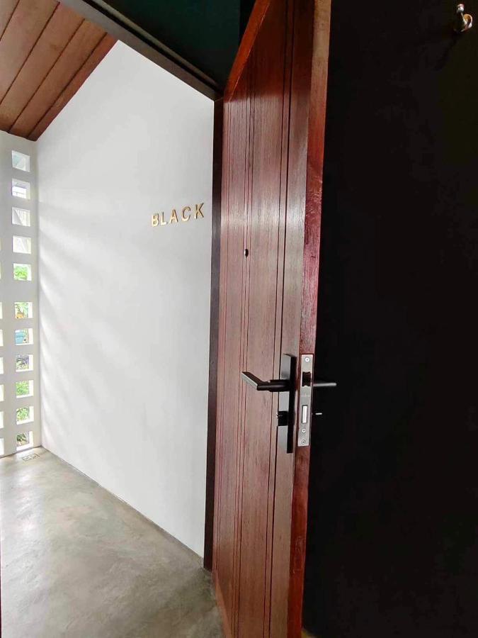 Mr Black & Ms White -Self Check In Accommodation Bangkok Exterior foto