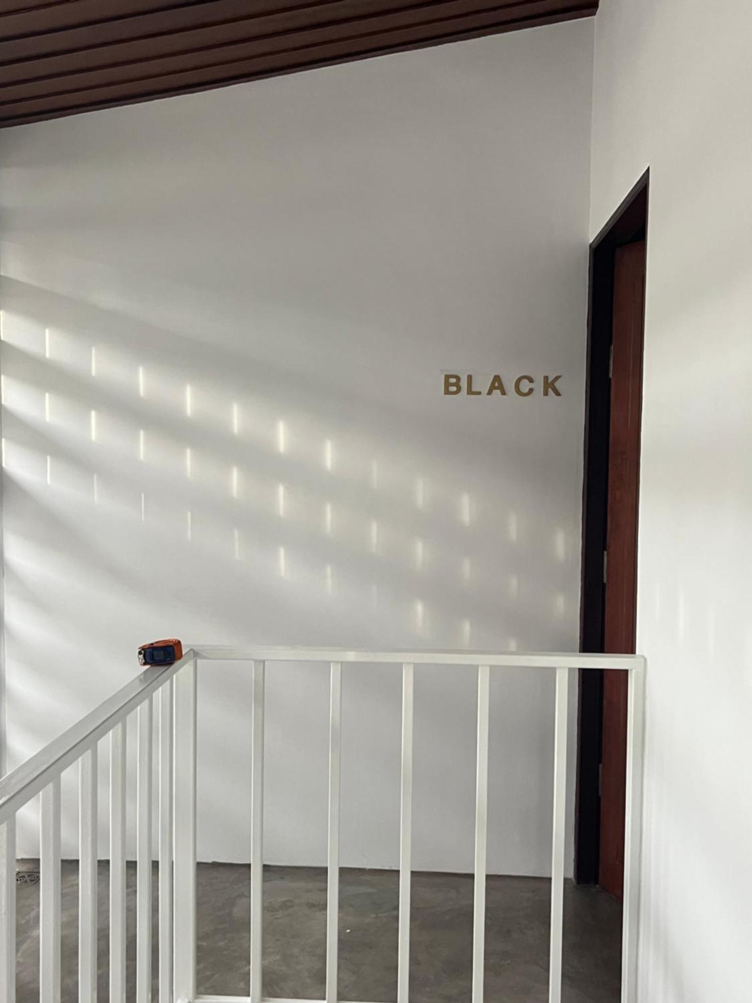Mr Black & Ms White -Self Check In Accommodation Bangkok Exterior foto